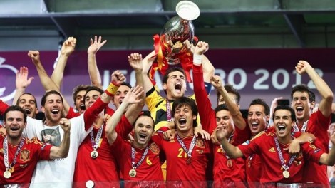 Os jogadores espanhóis talvez tenham comemorado o último grande título de uma geração que encantou o Mundo (Foto: Getty images)